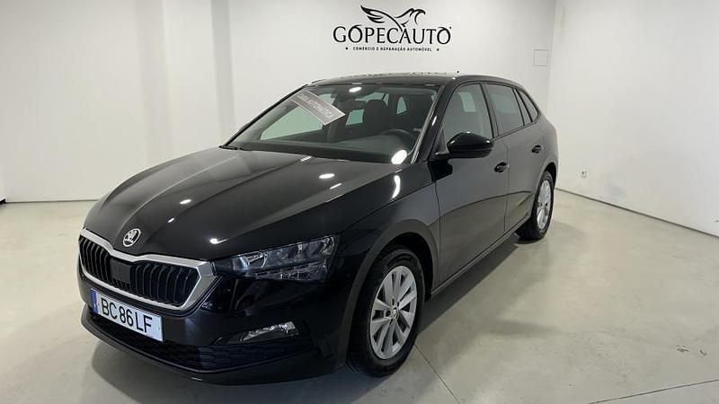 Preto Usado 2023 Skoda Scala Ambition Citadino | € 21.490 (Preço justo) - Imagem 1/4