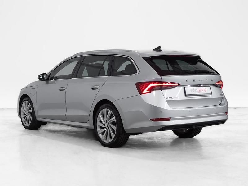 Usado Skoda Octavia 204 HP (150 kW) 2021 Cinzento Carrinha