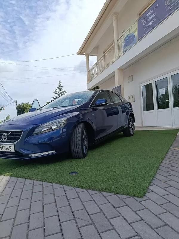 Usado Volvo V40 120 HP (88 kW) 2015 Azul Carrinha