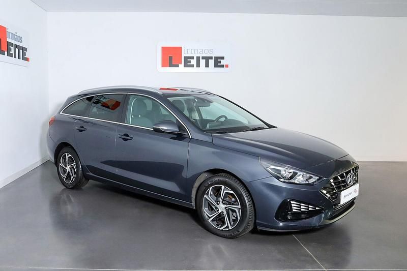 Cinza Usado 2021 Hyundai i30 Style Carrinha | € 19.990 (Preço elevado) - Imagem 1/4