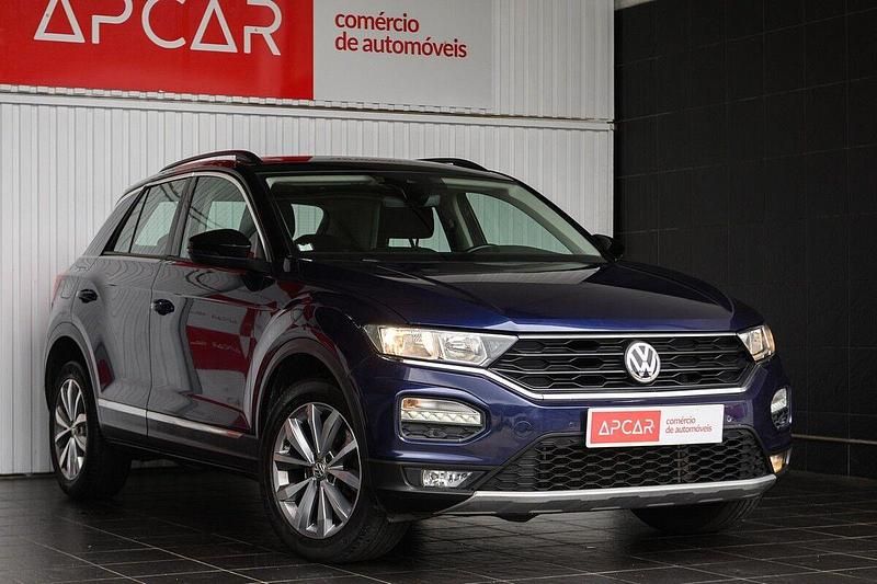 Azul Usado 2018 VW T-Roc SUV | € 17.500 (Preço justo) - Imagem 1/4