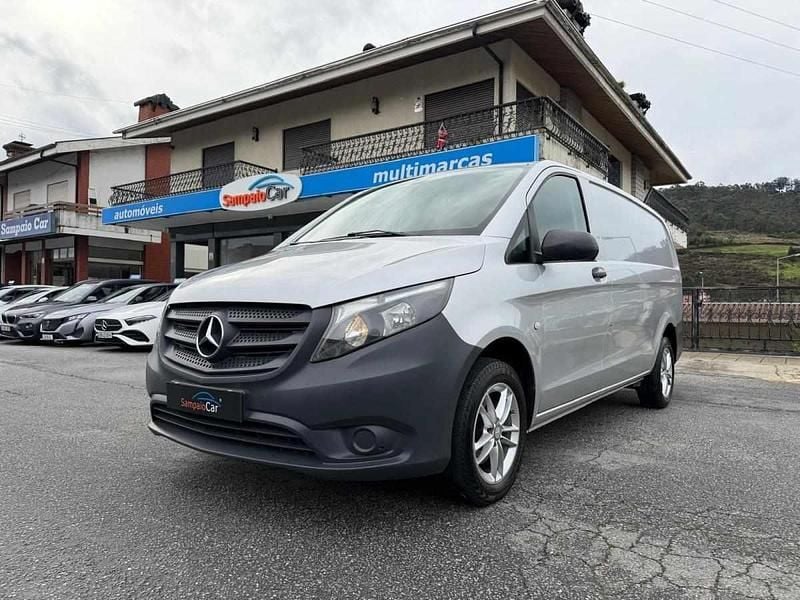 Cinza Usado 2018 Mercedes Vito Van | € 16.990 - Imagem 1/4
