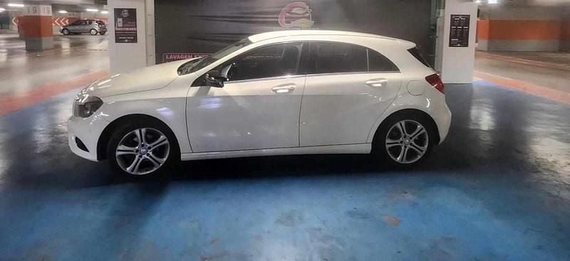 Branco Usado 2014 Mercedes A180 Citadino | € 17.000 (Preço justo) - Imagem 1/4
