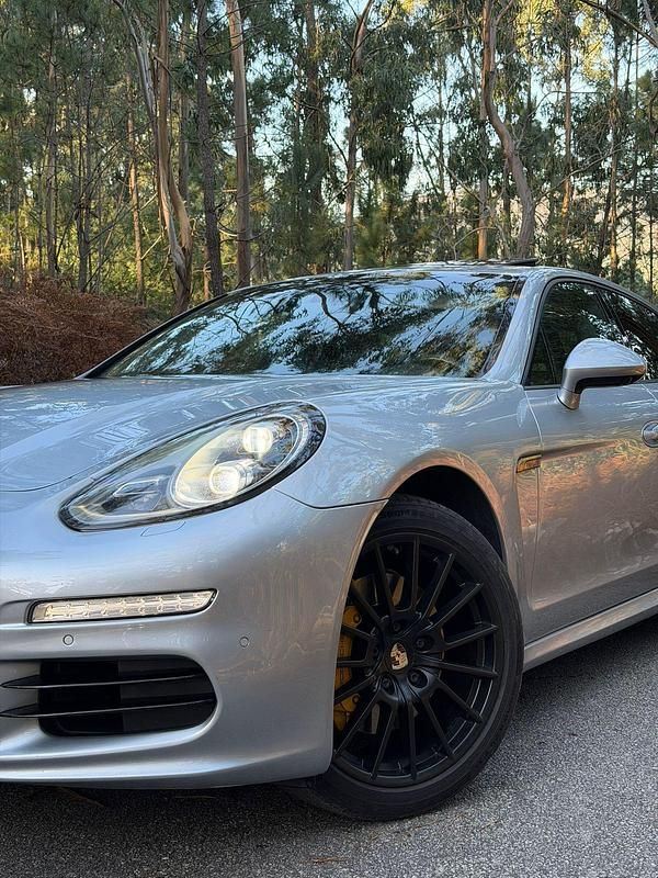 Usado Porsche Panamera Platinum Edition 250 HP (183 kW) 2013 Cinza Citadino