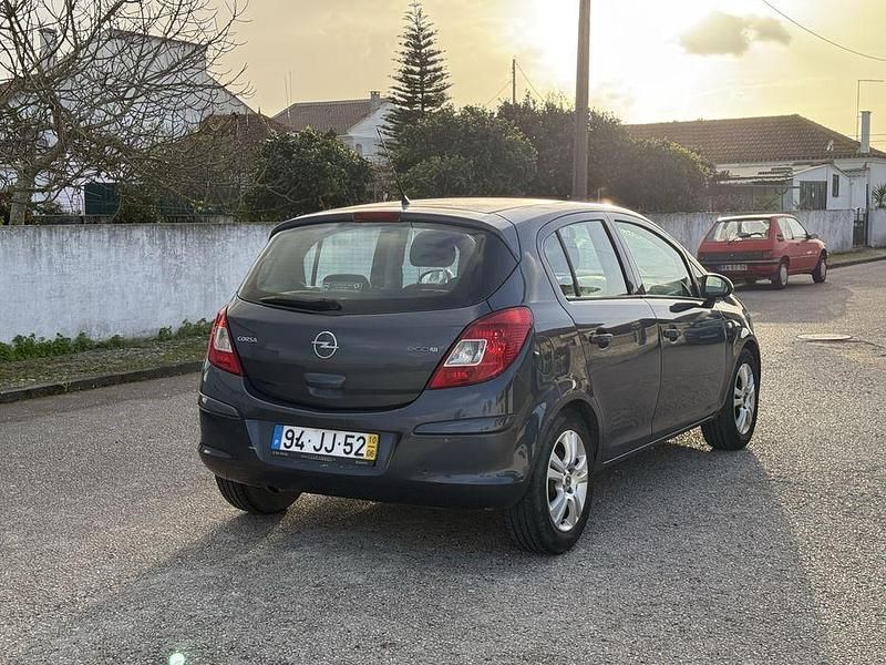 Usado Opel Corsa 95 HP (69 kW) 2010 Citadino