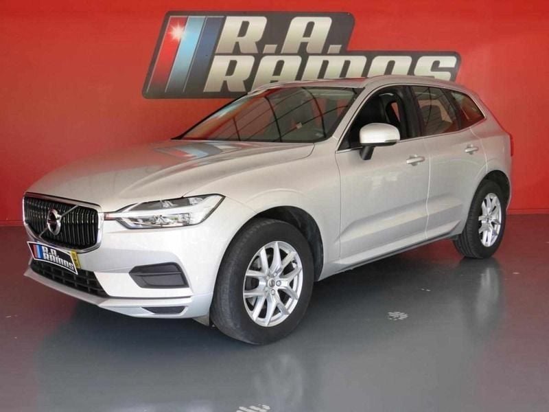 Usado Volvo XC60 Momentum 190 HP (139 kW) 2019 Cinzento SUV
