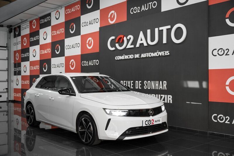 Branco Usado 2023 Opel Astra Elegance | € 22.900 (Preço justo) - Imagem 1/4