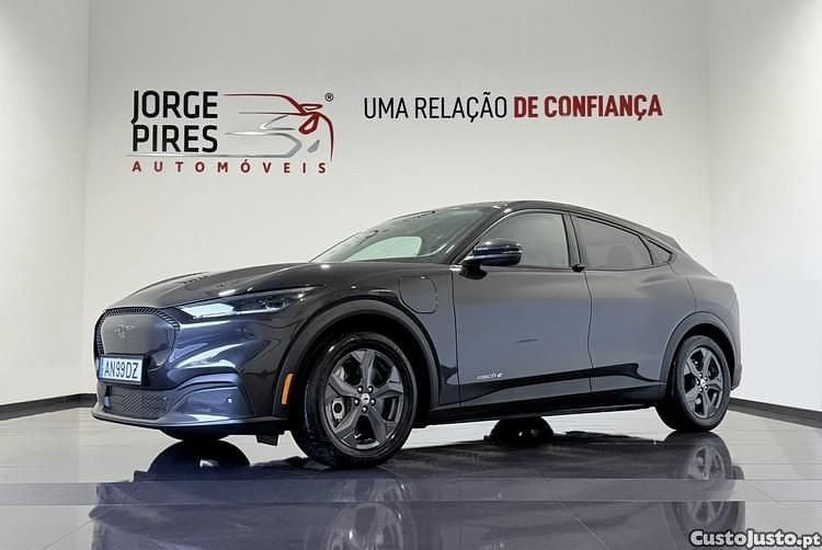 Cinza Usado 2021 Ford Mustang Mach-E SUV | € 26.990 (Preço justo) - Imagem 1/1
