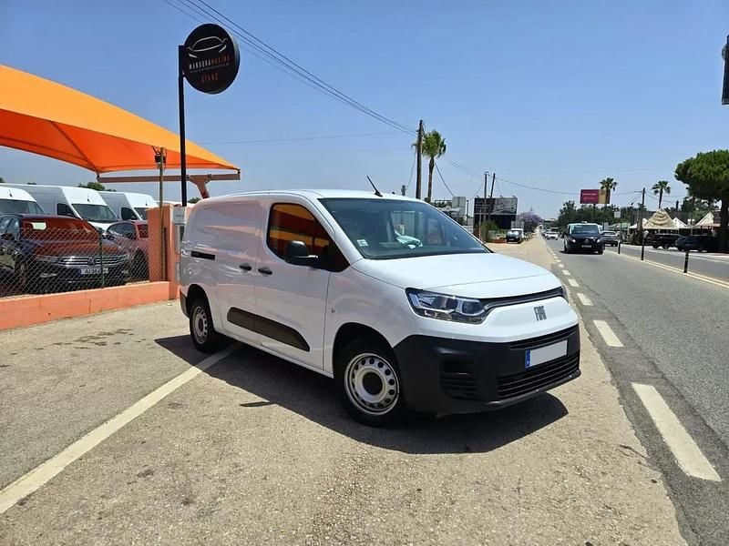 Usado Fiat Doblò S 100 HP (73 kW) 2023 Branco Monovolume