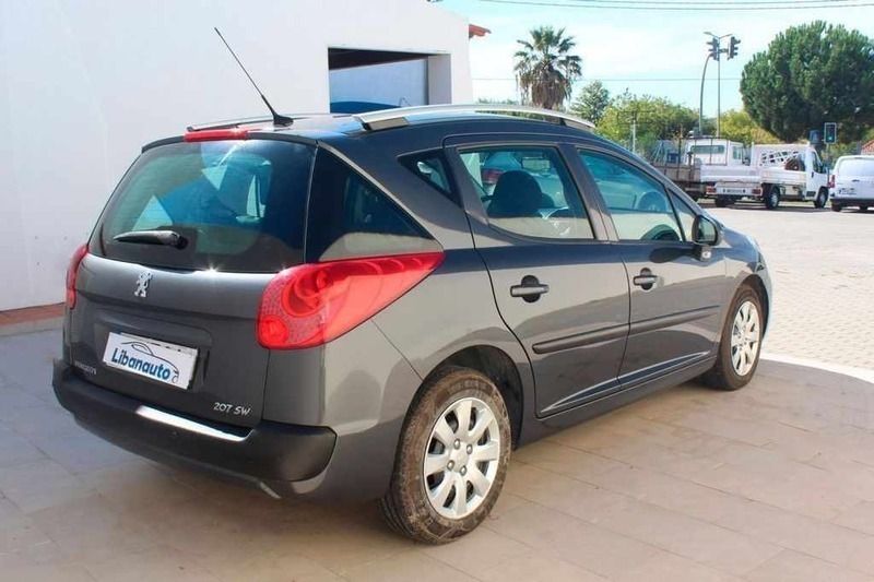 Usado Peugeot 207 95 HP (69 kW) 2010 Cinzento