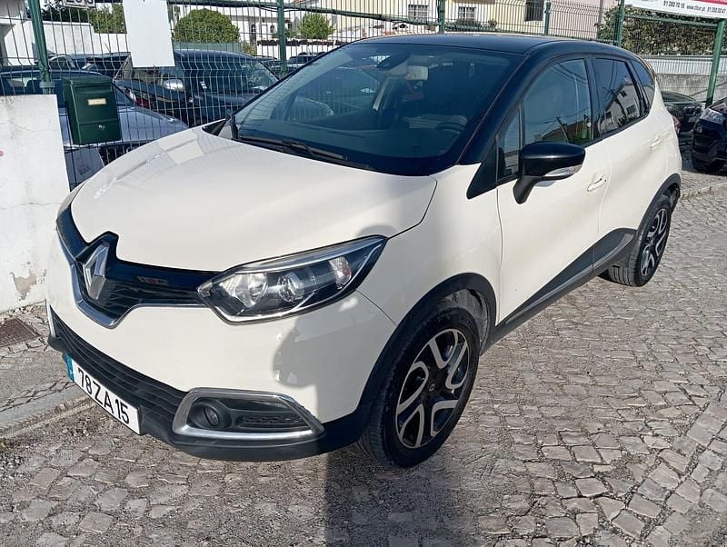Usado Renault Captur Experience 110 HP (80 kW) 2017 Bege SUV