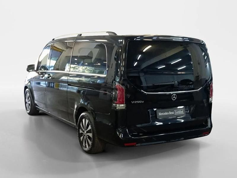 Usado Mercedes V250 Avantgarde 190 HP (139 kW) 2024 Preto Monovolume