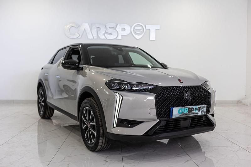 Cinzento Usado 2024 DS Automobiles DS3 Performance SUV | € 20.980 (Bom preço) - Imagem 1/4