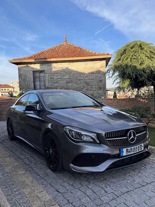 Usado 2018 Mercedes CLA200 AMG line Sedan | € 23.999 - Imagem 1/4
