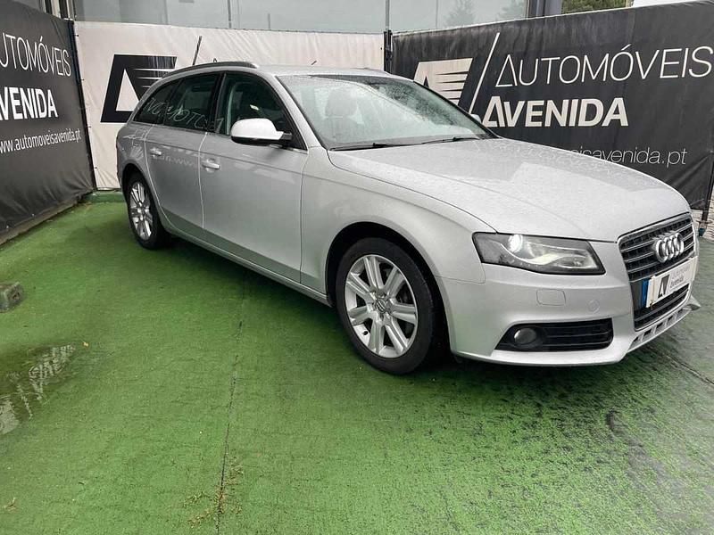 Usado Audi A4 136 HP (100 kW) 2011 Cinzento Carrinha