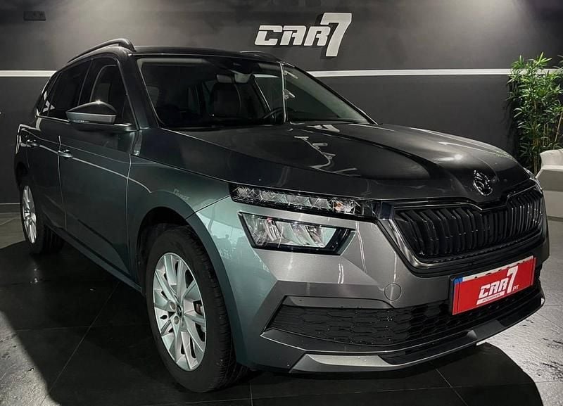 Cinza Usado 2022 Skoda Kamiq Style SUV | € 17.750 (Preço justo) - Imagem 1/4