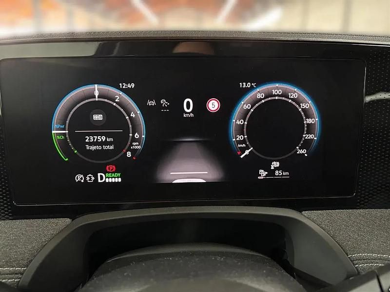 Usado VW Passat 204 HP (150 kW) 2024 Cinza Carrinha