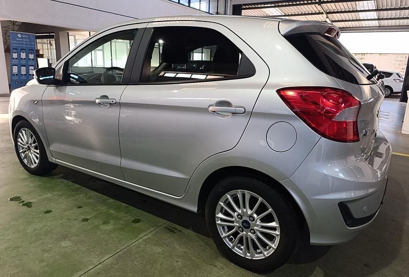 Usado Ford Ka Ultimate 70 HP (51 kW) 2019 Cinza Sedan