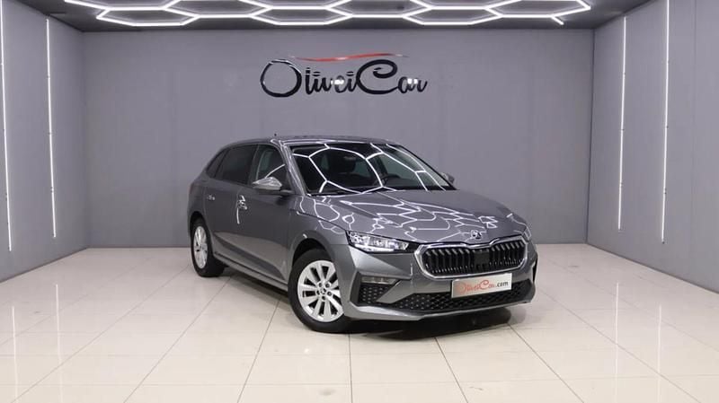 Usado Skoda Scala 116 HP (85 kW) 2024 Cinzento Citadino