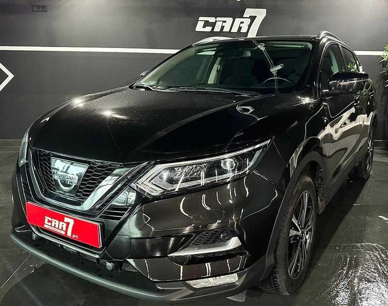 Usado Nissan Qashqai N-Connecta 110 HP (80 kW) 2018 Preto SUV