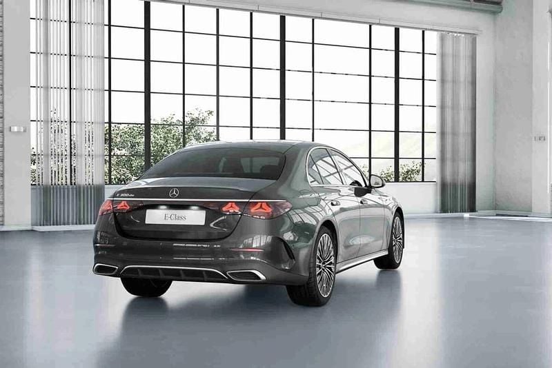 Novo Mercedes E300 313 HP (230 kW) 2025 Cinzento Sedan