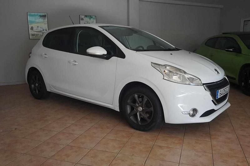 Usado Peugeot 208 68 HP (50 kW) 2014 Branco Citadino
