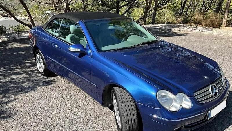 Azul Usado 2004 Mercedes CLK200 Cabrios | € 16.950 (Caro) - Imagem 1/4