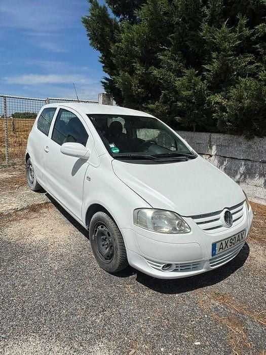 Usado 2010 VW Fox Citadino | € 2.800 - Imagem 1/4