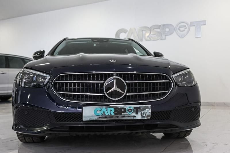 Azul Usado 2021 Mercedes E300 AMG line Carrinha | € 34.980 (Super Preço) - Imagem 1/4