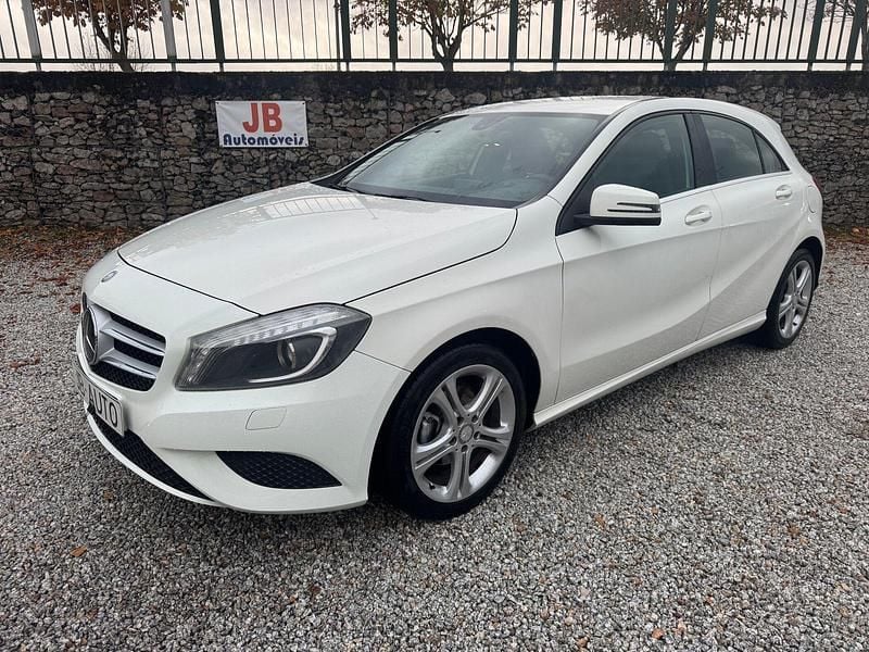 Usado Mercedes A180 Urban 109 HP (80 kW) 2013 Branco