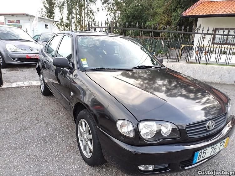 Preto Usado 2000 Toyota Corolla Sedan | € 1.999 - Imagem 1/1