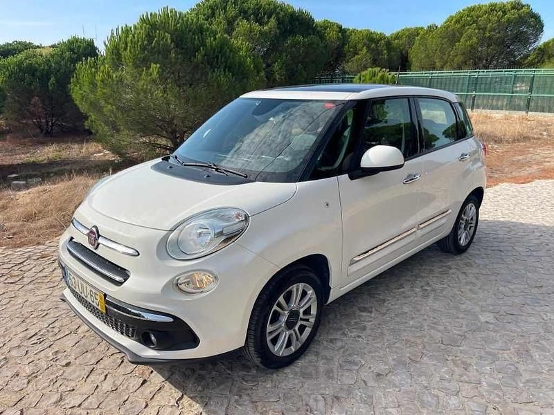 Branco Usado 2018 Fiat 500L Monovolume | € 13.900 - Imagem 1/4