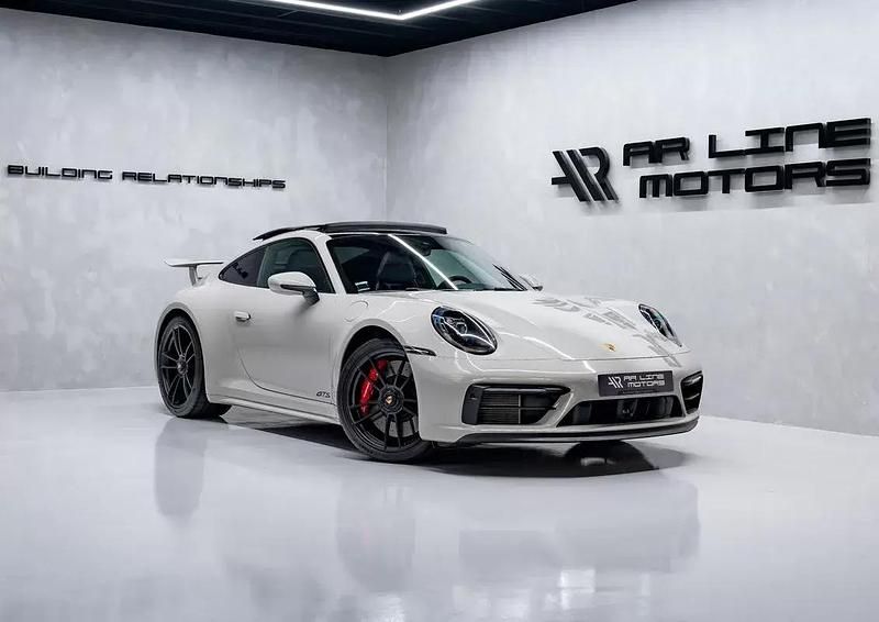 Cinzento Usado 2023 Porsche 911 Carrera GTS Coupé | € 174.950 - Imagem 1/4