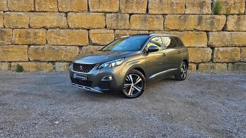Verde Usado 2018 Peugeot 5008 Allure Monovolume | € 18.500 (Preço justo) - Imagem 1/4