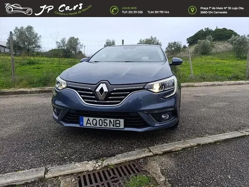 Usado Renault Mégane IV Dynamique 130 HP (95 kW) 2016 Cinza antracite Citadino