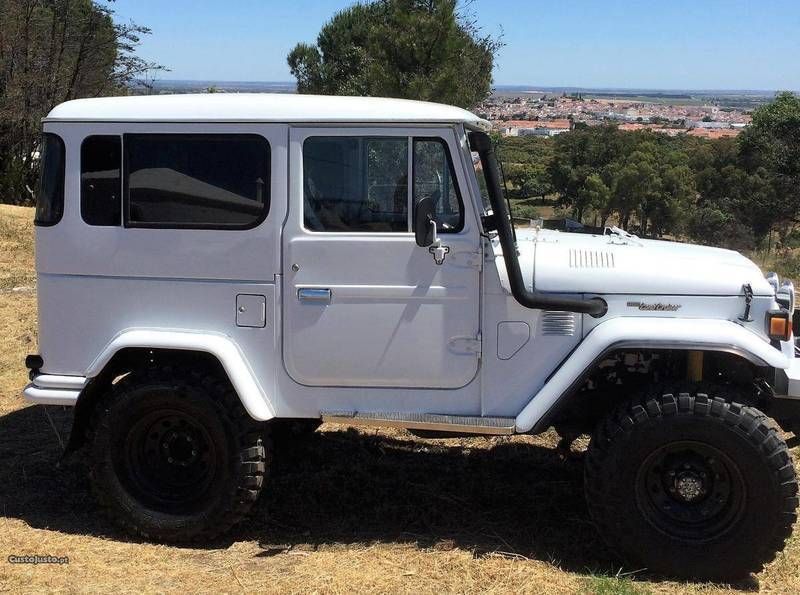 Автомобиль bj 40
