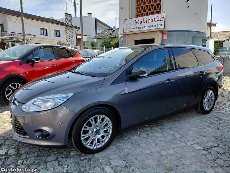 Castanho Usado 2013 Ford Focus Carrinha | € 7.500 (Preço justo) - Imagem 1/1
