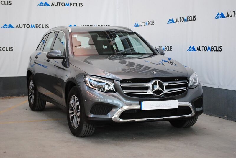 Cinza Usado 2017 Mercedes GLC220 SUV | € 37.900 - Imagem 1/4