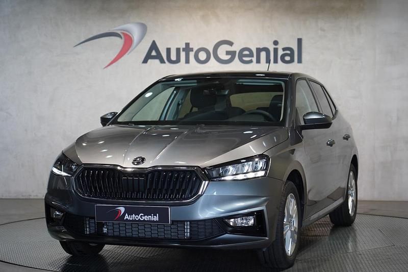Cinza Novo 2025 Skoda Fabia Selection Citadino | € 21.990 - Imagem 1/4