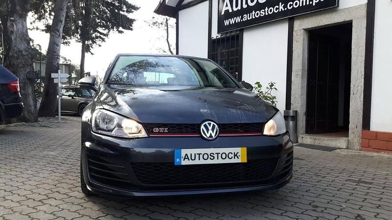 Usado VW Golf VII GTI 230 HP (169 kW) 2014 Cinzento Carrinha