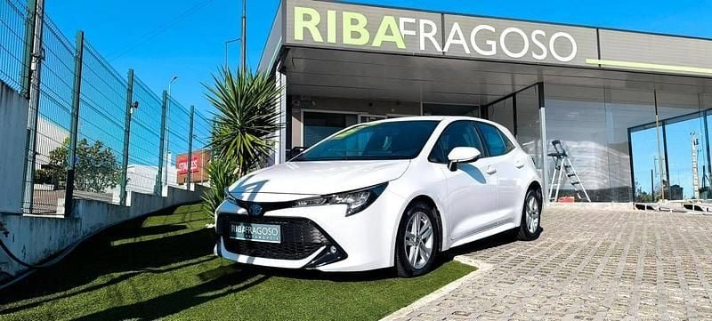 Usado Toyota Corolla 98 HP (72 kW) 2020 Branco