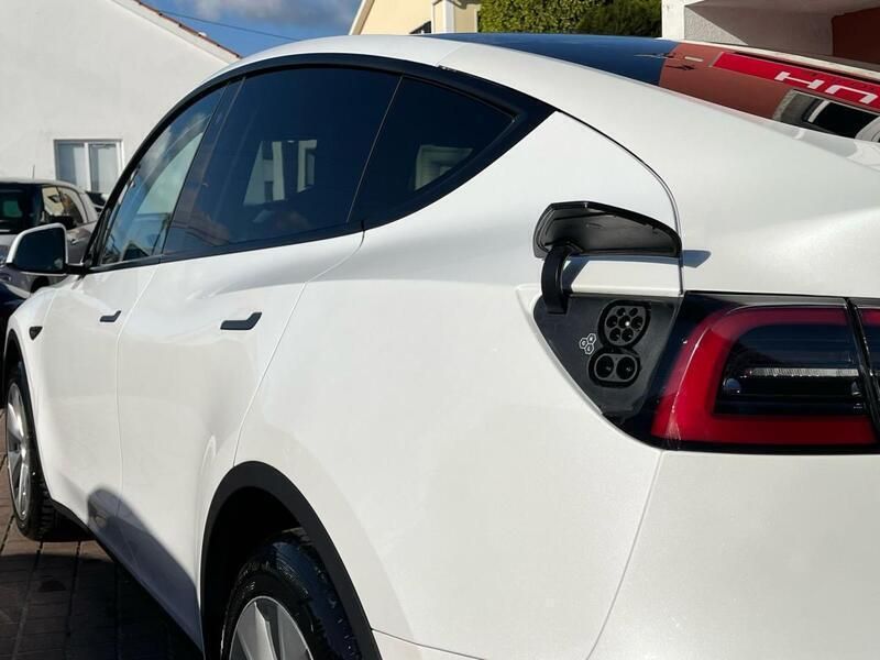 Usado Tesla Model Y 219 kW (299 HP) 2023 Branco SUV