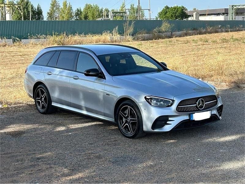 Usado 2022 Mercedes E300 AMG Sedan | € 29.999 - Imagem 1/4