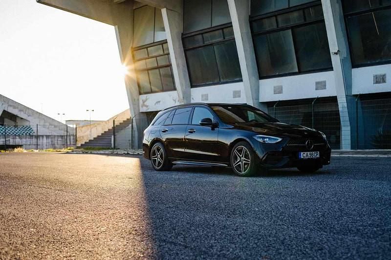 Usado Mercedes C300 320 HP (235 kW) 2021 Preto