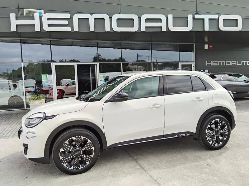 Branco Novo 2025 Fiat 600 La Prima SUV | € 27.999 (Preço justo) - Imagem 1/4