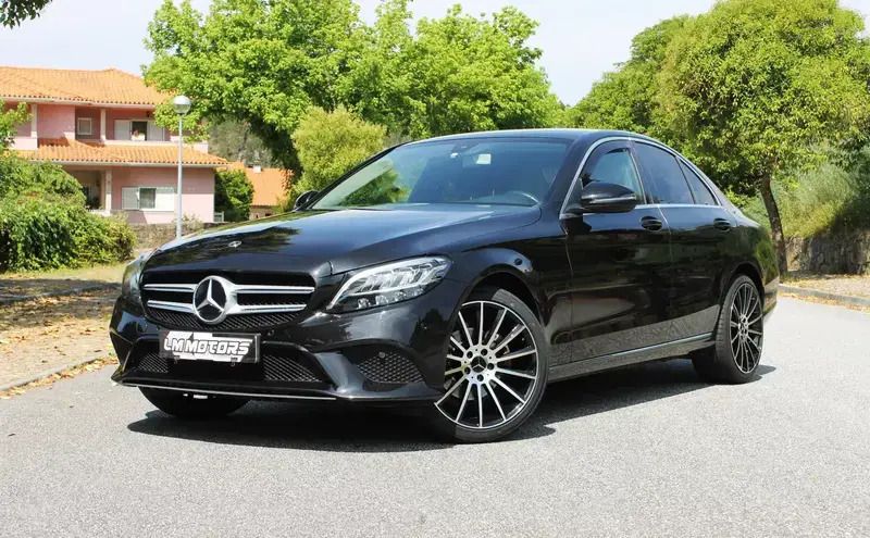 Preto Usado 2020 Mercedes C220 Avantgarde Sedan | € 30.500 (Preço justo) - Imagem 1/4