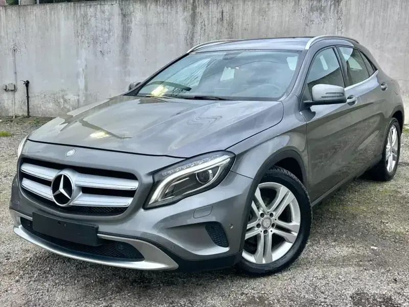 Cinza Usado 2015 Mercedes GLA200 Urban SUV | € 21.900 (Preço justo) - Imagem 1/4