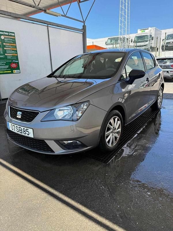 Cinzento Usado 2016 Seat Ibiza Citadino | € 6.990 (Super Preço) - Imagem 1/4