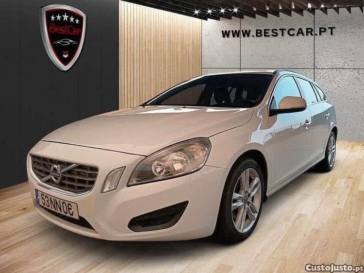 Branco Usado 2013 Volvo V60 Carrinha | € 11.950 (Preço justo) - Imagem 1/1