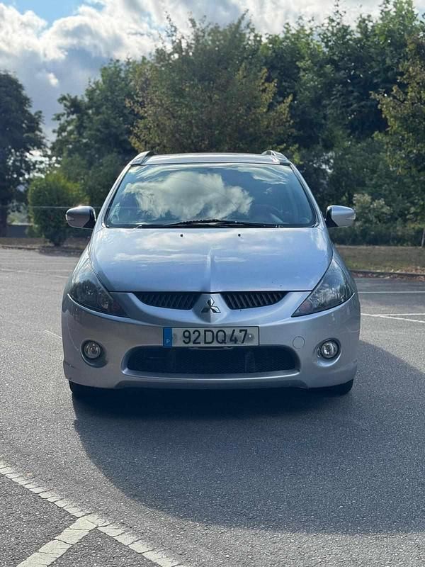 Usado Mitsubishi Grandis 136 HP (100 kW) 2007 Cinzento Monovolume